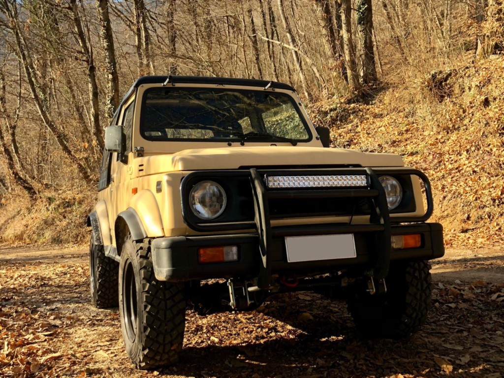 Suzuki Samurai - Barra Aurora D6 200W