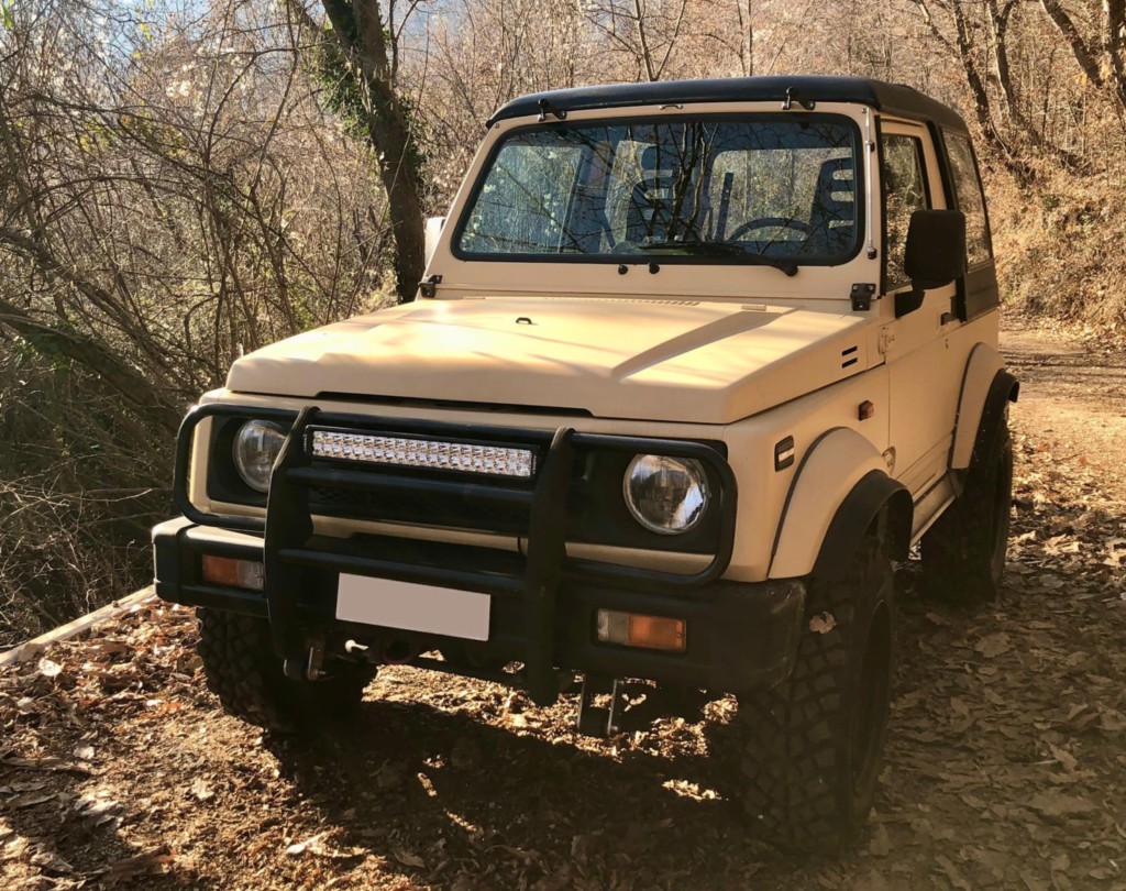 Suzuki Samurai - Barra Aurora D6 200W